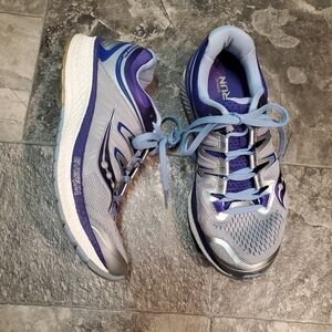 Saucony Hurricane ISO 4 Running Sneakers Blue Purple Silver Woman's 7.5